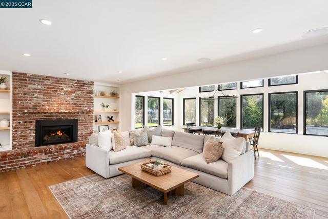 5400 Johnston Rd, Danville CA: https://media.crmls.org/mediaz/59676f89-b219-4c10-b6ac-5050cc1abe1f.jpg
