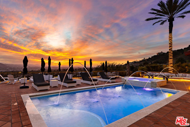 330 Kempton Road, Glendale CA: https://media.crmls.org/mediaz/5967a9eb-68cf-4559-bc46-b58af058b71a.jpg