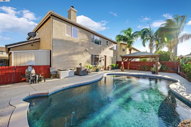 1419 Nubian St, Patterson CA: https://media.crmls.org/mediaz/5967c6d4-3282-4fe2-9413-16deb41775a3.jpg