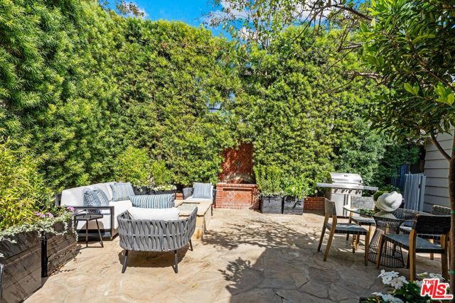8023 Hemet Place, Los Angeles CA: https://media.crmls.org/mediaz/59687fb4-396e-4c90-b6f9-74017b7b7810.jpg
