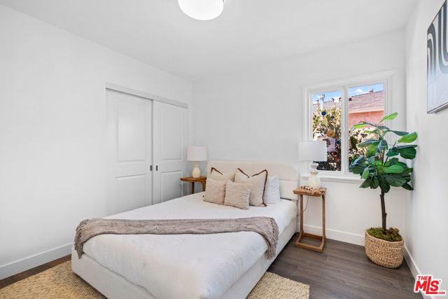 6460 W 84th Street, Los Angeles CA: https://media.crmls.org/mediaz/5969169d-4082-42ab-a64a-a384e3a299bd.jpg