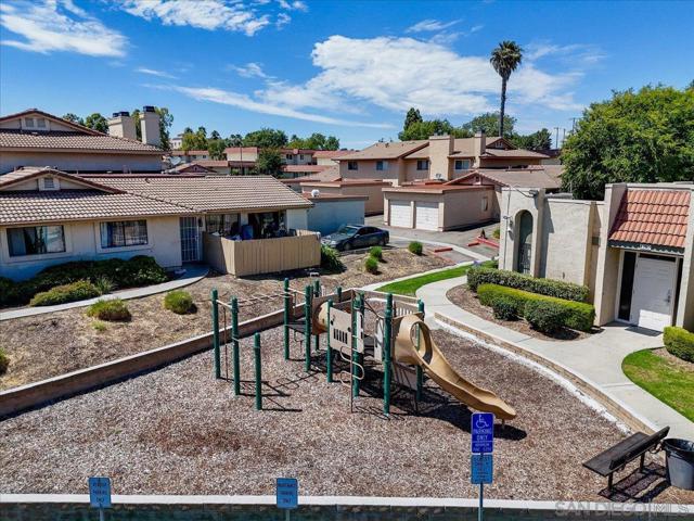 1634 Grandon Ave, San Marcos CA: https://media.crmls.org/mediaz/59697978-2d79-48db-937b-db09a1fb082f.jpg