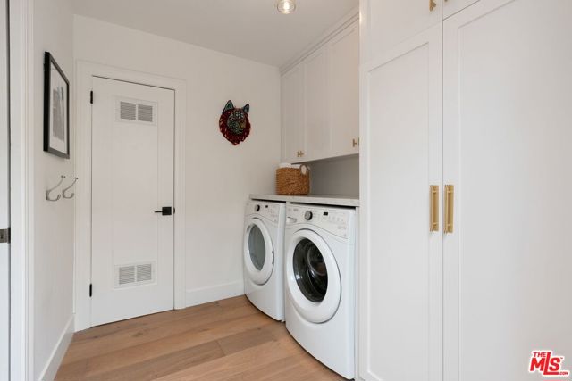 3864 3rd Avenue, Los Angeles CA: https://media.crmls.org/mediaz/59699301-f7b8-4406-a319-c98d6d05f1f8.jpg