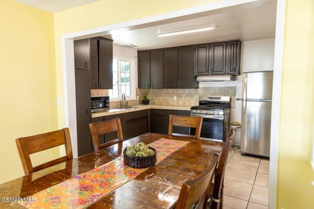 38251 Lisman Avenue, Palmdale CA: https://media.crmls.org/mediaz/596a0372-dc28-4327-bf54-c6a306c319ed.jpg