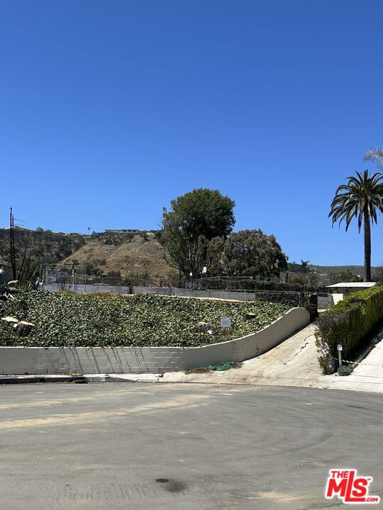 16909 Scenic Place photo 3