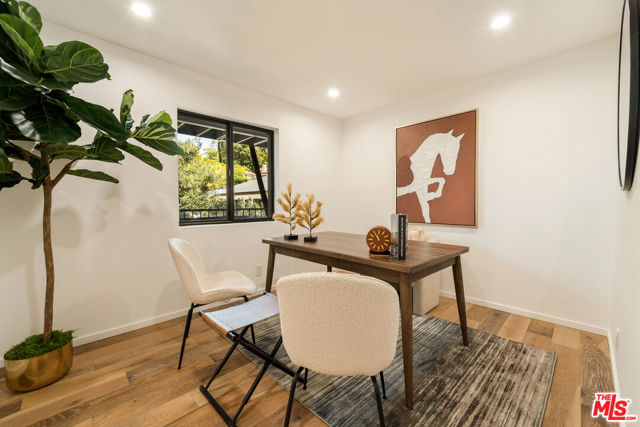 11587 Sunshine Terrace, Studio City CA: https://media.crmls.org/mediaz/596b862a-38e8-49e5-9405-55604301cb26.jpg