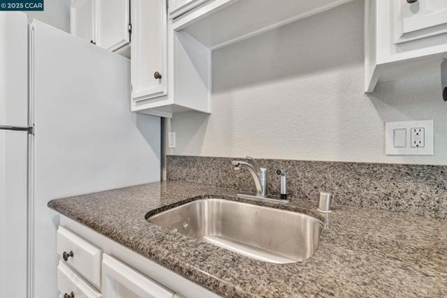 771 Center Ave, Martinez CA: https://media.crmls.org/mediaz/596b9363-15b8-41b4-ace3-c850951becd0.jpg