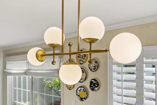 20 Willow Road, Menlo Park CA: https://media.crmls.org/mediaz/596bb9e1-7c54-4160-9c47-3ee207220885.jpg