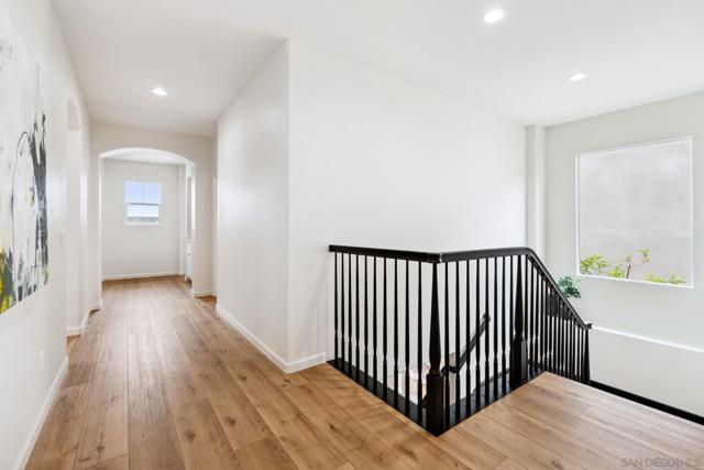 13133 Via Canyon Dr, San Diego CA: https://media.crmls.org/mediaz/596bf4ef-76c9-4690-89c0-3b7a90028096.jpg