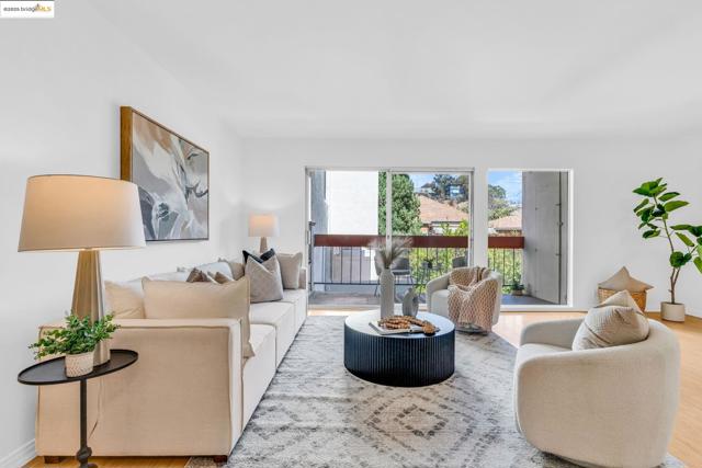 288 Whitmore St, Oakland CA: https://media.crmls.org/mediaz/596c76f6-6d35-4cd5-9339-42b53ae0e058.jpg