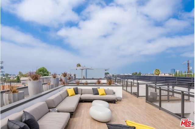 1831 Sawtelle Boulevard, Los Angeles CA: https://media.crmls.org/mediaz/596d4892-df65-4ee8-b9ef-6543bc2759b7.jpg