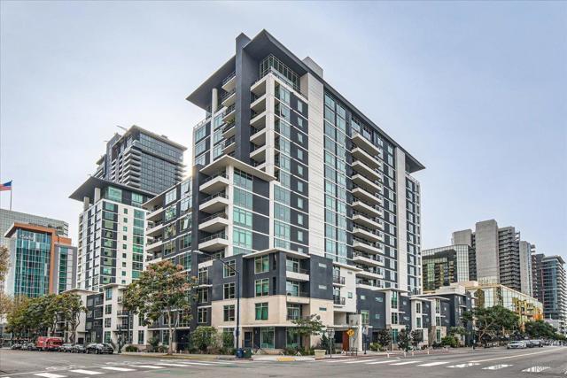 425 W Beech St, San Diego CA: https://media.crmls.org/mediaz/596d4dbb-b5a4-4b80-8196-cb838bdccc9d.jpg