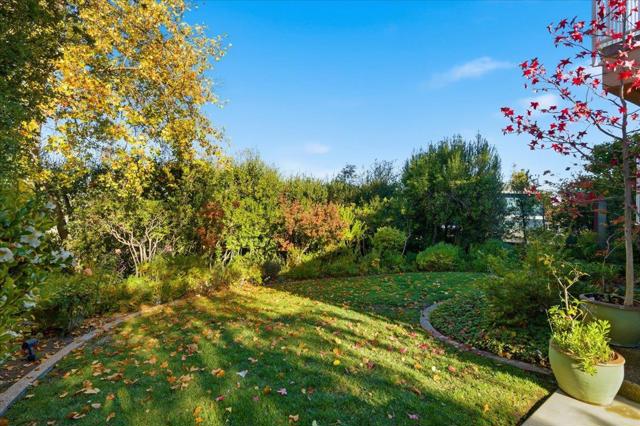 920 Oxford Drive, Los Altos CA: https://media.crmls.org/mediaz/596d5bee-25f1-4e37-9b77-b29868dddaeb.jpg