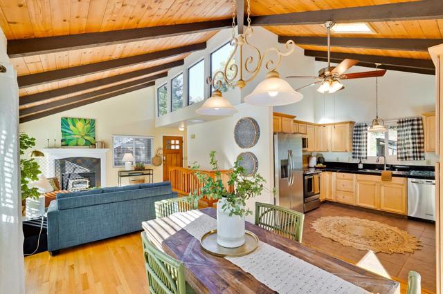851 Burns Avenue, Aptos CA: https://media.crmls.org/mediaz/596d75b5-c427-434e-add3-43191b50608a.jpg