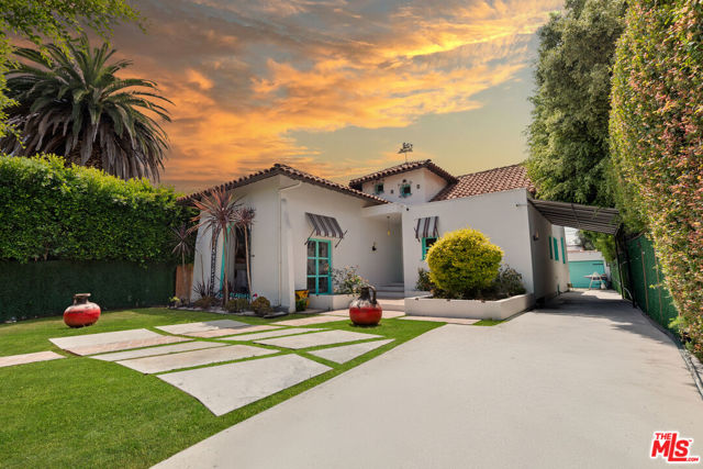455 N Crescent Heights Boulevard, Los Angeles CA: https://media.crmls.org/mediaz/596d898e-8ae7-4e7d-b5c8-1e2248bcb7f6.jpg