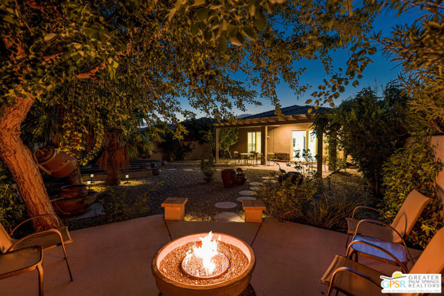 39220 Calle Negrete, Indio CA: https://media.crmls.org/mediaz/596d9d7c-680c-48ed-b907-24b90abe6fbc.jpg