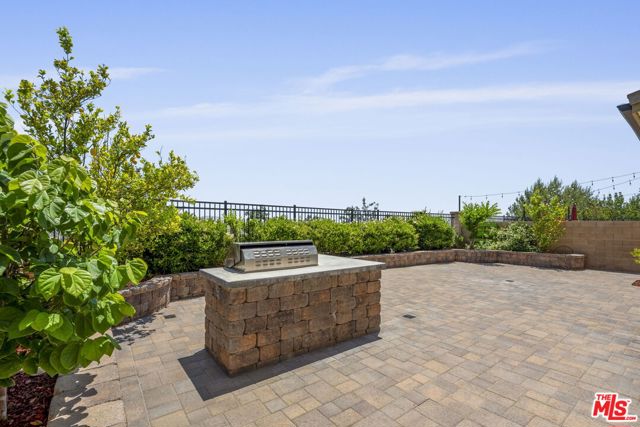 20650 Huntley Way, Santa Clarita CA: https://media.crmls.org/mediaz/596da6ed-2287-4479-ad23-91dd96e35900.jpg