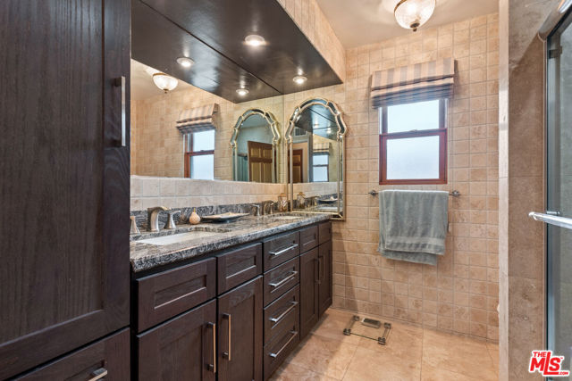 7132 Kentwood Avenue, Los Angeles CA: https://media.crmls.org/mediaz/596dee45-79f9-4ab9-88f9-aea9c3a61802.jpg