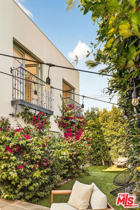 Image 37 of 43 For 3128 Stanford Avenue