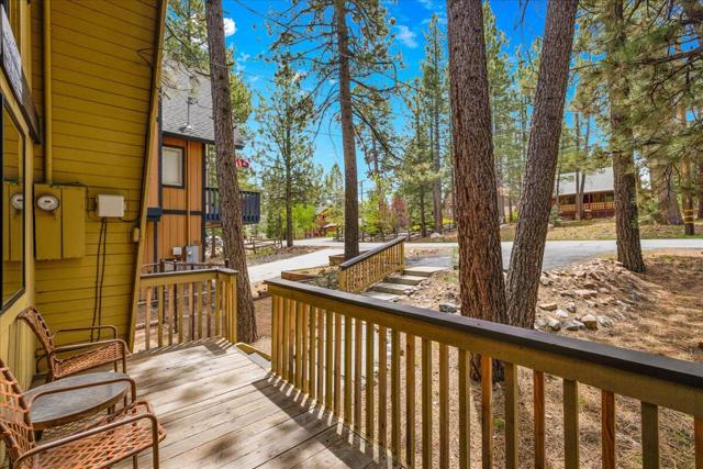 39656 Forest Road, Big Bear CA: https://media.crmls.org/mediaz/596eac67-79af-4533-a529-41871f9886f7.jpg