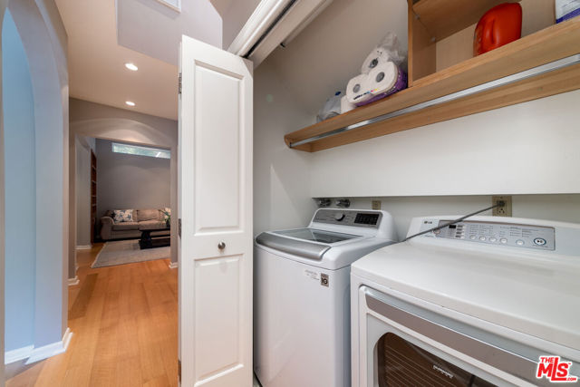 1358 Holmby Avenue, Los Angeles CA: https://media.crmls.org/mediaz/596eb7f0-cab1-4c75-97d7-01e70064f71b.jpg