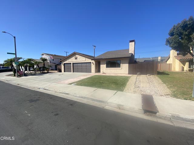 Detail Gallery Image 3 of 41 For 2761 Los Nogales Ave, Camarillo,  CA 93010 - 3 Beds | 2 Baths