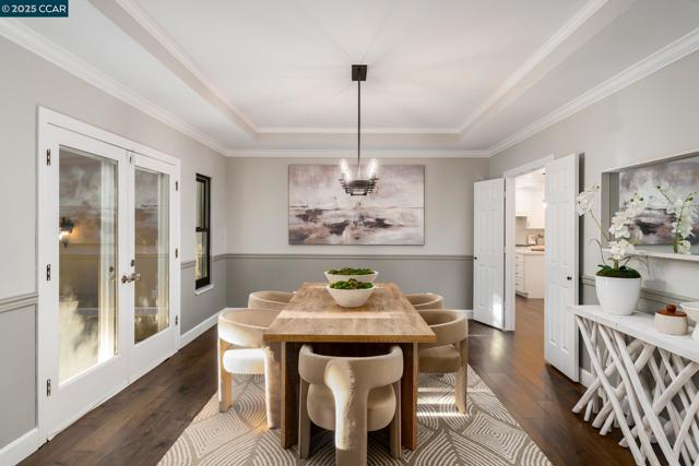 3284 Blackhawk Meadow Dr, Danville CA: https://media.crmls.org/mediaz/596fabde-6e6f-4e81-8895-93ff842394bd.jpg