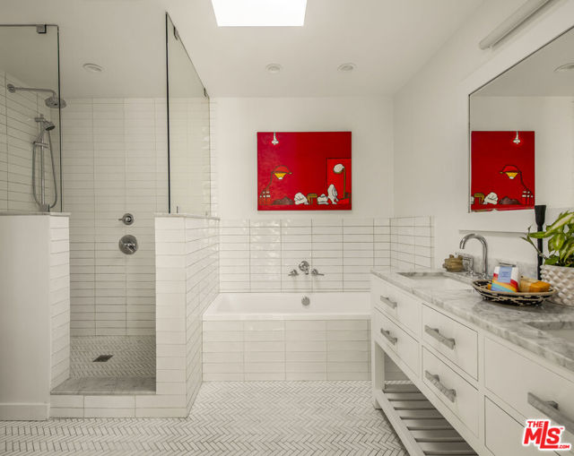 2544 Greenvalley Road, Los Angeles CA: https://media.crmls.org/mediaz/596fb523-055f-4af5-8035-d4b95e8d4dd5.jpg