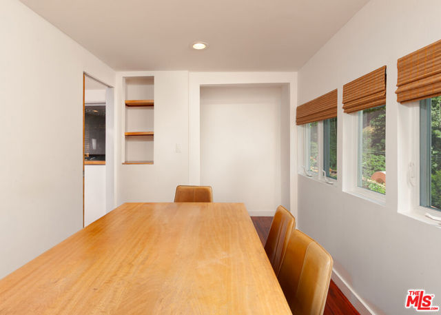 2108 Tavern Trail, Los Angeles CA: https://media.crmls.org/mediaz/596fe6bc-30bf-4aa8-8222-e95932280e6b.jpg