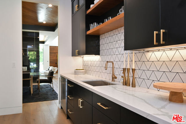 4544 Woodley Avenue, Encino CA: https://media.crmls.org/mediaz/59701db6-87cf-4a6d-8057-0ea932fa36c5.jpg