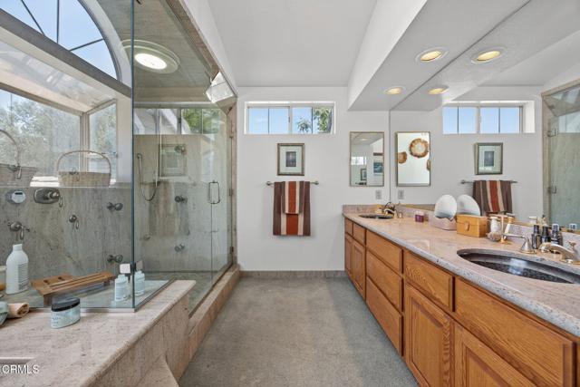 1809 Via Montecito, Camarillo CA: https://media.crmls.org/mediaz/5970a25c-23e8-490b-b895-cc5dcbc97a46.jpg