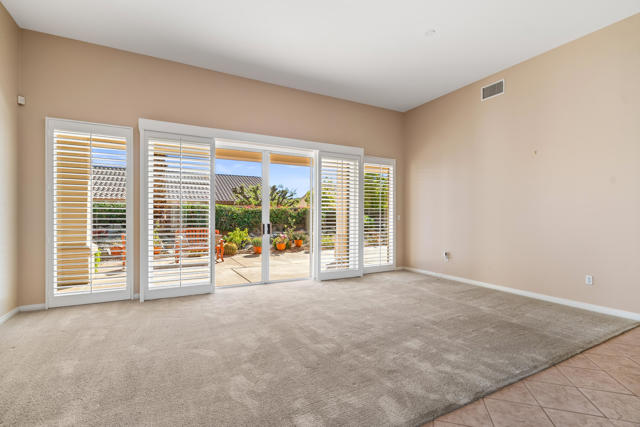 35882 Royal Sage Court, Palm Desert CA: https://media.crmls.org/mediaz/5970d638-e1e4-4750-9dae-ab5cecd45457.jpg