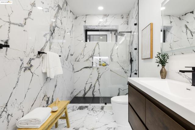 7270 Woodrow Dr, Oakland CA: https://media.crmls.org/mediaz/5970e62b-1f8c-472d-b5b8-5df96e7245e5.jpg
