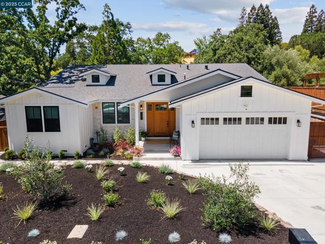 267 Valle Vista Dr, Danville CA: https://media.crmls.org/mediaz/5970e937-7560-423a-9bc0-ca7623f8a77d.jpg