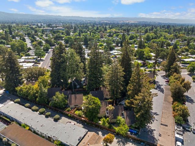 2518 W Middlefield Road, Mountain View CA: https://media.crmls.org/mediaz/59710af0-01e8-45b9-9188-855aad30ea68.jpg