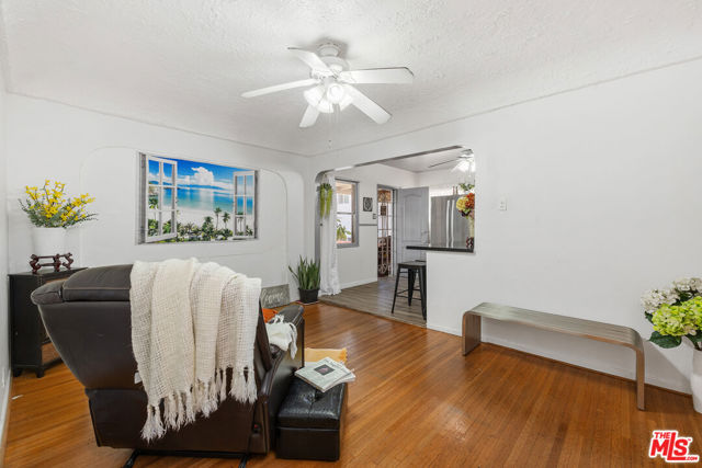 5184 Caspar Avenue, Los Angeles CA: https://media.crmls.org/mediaz/59712565-aa97-4449-ab1e-f66541574e8d.jpg