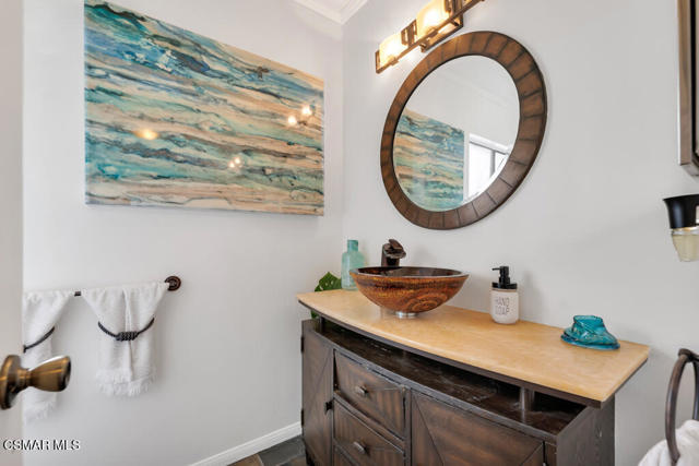 1218 S Westlake Boulevard, Westlake Village CA: https://media.crmls.org/mediaz/59717377-f117-4393-a283-603459bb6ea9.jpg