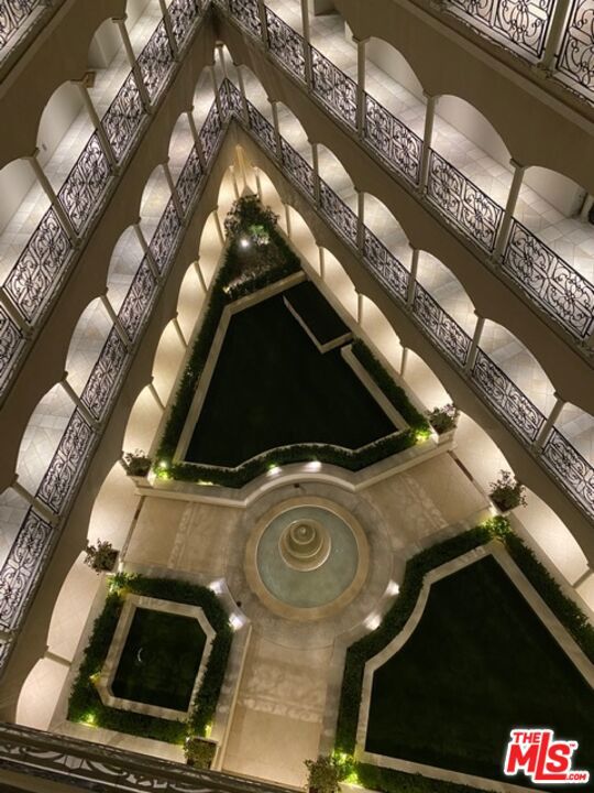 https://media.crmls.org/mediaz/59717cec-ee9d-495e-bc6b-849485abde8a.jpg?preset=X-Large