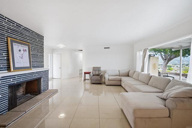 Detail Gallery Image 13 of 35 For 304 Edgerton, San Bernardino,  CA 92405 - 4 Beds | 3 Baths