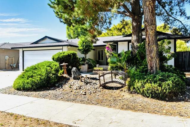 491 Broderick Drive, San Jose CA: https://media.crmls.org/mediaz/5972647b-9eaa-41d5-ac02-217358c4165f.jpg