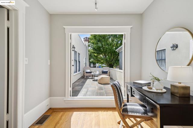 5429 Belgrave Pl., Oakland CA: https://media.crmls.org/mediaz/59726c21-1131-4511-a1e3-d06efc186e5d.jpg