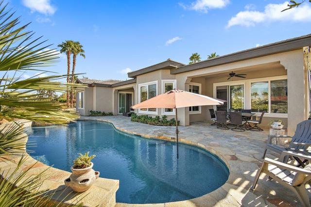 81196 Victoria Lane, La Quinta CA: https://media.crmls.org/mediaz/59726e8c-f17c-4b43-add2-9315d366a6ec.jpg