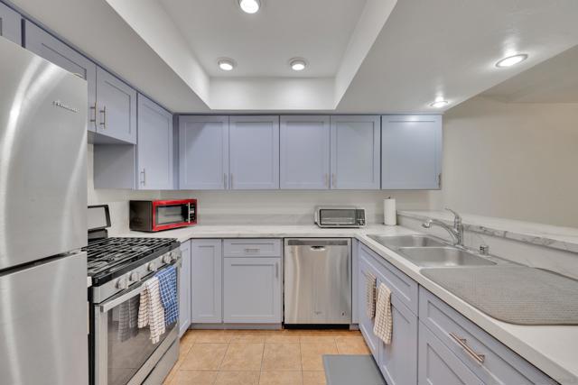 4055 Falcon St, San Diego CA: https://media.crmls.org/mediaz/597368eb-77b4-4132-99b2-e7382cbb4b39.jpg