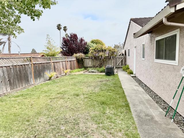 74 Meadow Terrace, Watsonville CA: https://media.crmls.org/mediaz/59739b2b-fce9-4c50-84f9-dc7a49595bdc.jpg