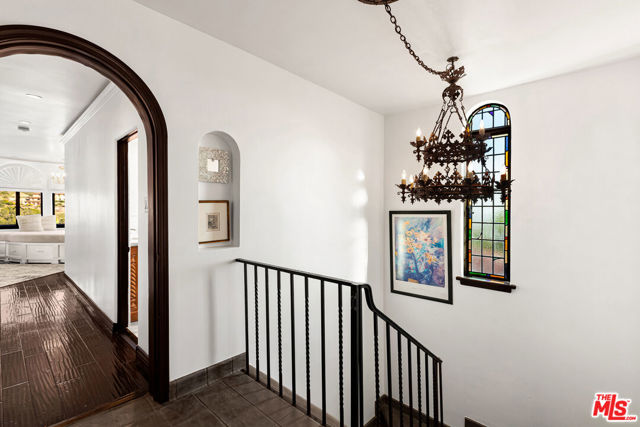 330 Kempton Road, Glendale CA: https://media.crmls.org/mediaz/5973c109-0be6-4eb9-a47e-7dc17259882f.jpg