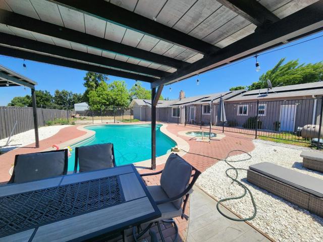 601 Weyer Road, Modesto CA: https://media.crmls.org/mediaz/5973fd35-b34c-4ee4-afde-747c6402c7e6.jpg