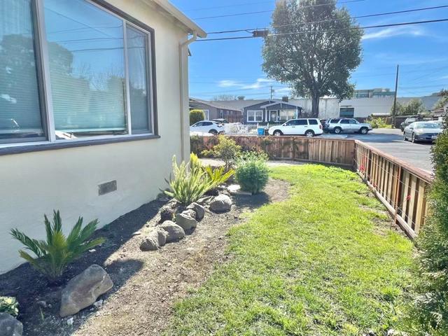 600 7th Avenue, San Mateo CA: https://media.crmls.org/mediaz/59744cb8-69b7-424c-8220-76c8c46a61ec.jpg