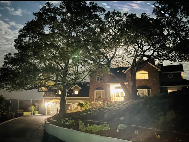 985 Woodview Place, San Jose CA: https://media.crmls.org/mediaz/5974704c-7a8d-45b7-b4af-93c71248a3e0.jpg