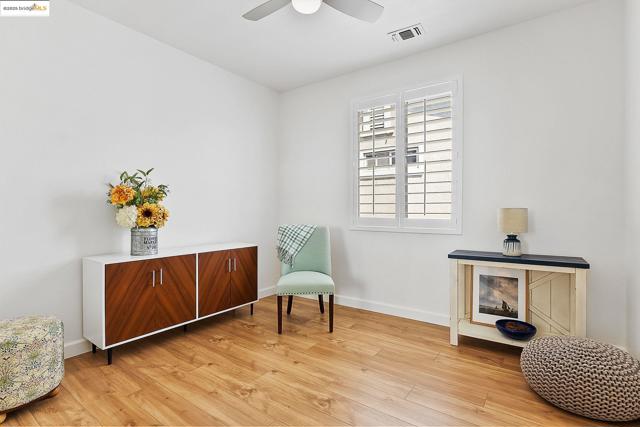 917 Sawyer Way, Brentwood CA: https://media.crmls.org/mediaz/597474c9-bf95-4da8-8810-5941314afec7.jpg