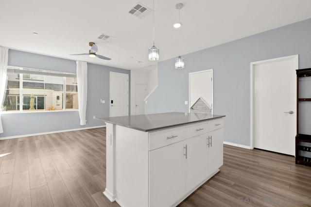 347 Sweet Pl, Fallbrook CA: https://media.crmls.org/mediaz/5974c732-a0f4-4de1-8be6-c3d3503cb008.jpg